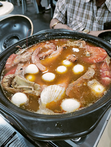 Golden Chef SG JB Claypot Rice / JB Mee Hoon Kueh
