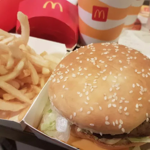 Opinii despre McDonald's Bedok Reservoir în Singapore - Hospitality and gastronomy