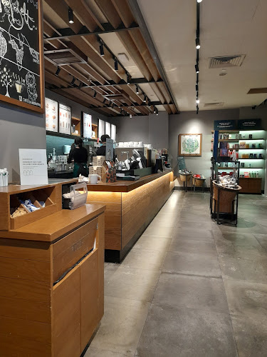 Starbucks Oasis Terraces - Hospitality and gastronomy