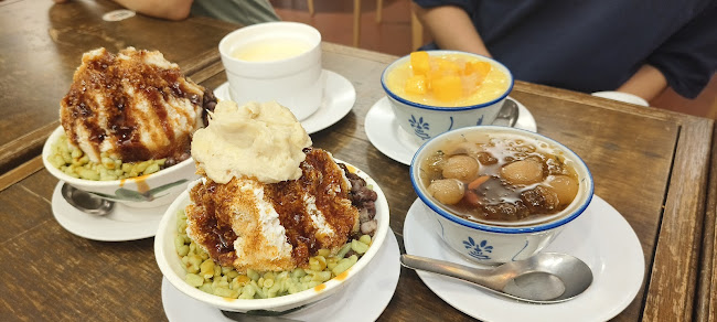 Hup Ka Foon 合家歡