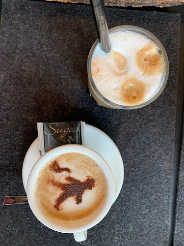 1 HarbourFront Walk, #01-57 VivoCity, Singapore 098585