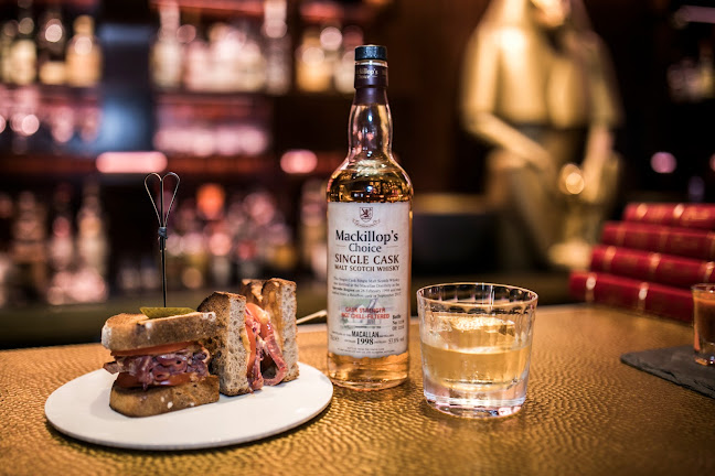 Opinii despre Whiskey Library & Jazz Club în Singapore - Hospitality and gastronomy