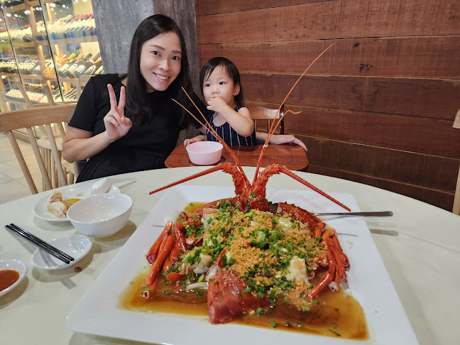 1 HarbourFront Walk, #02-158/159 VivoCity, Singapore 098585