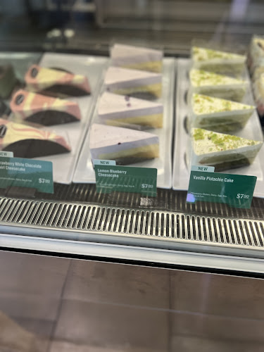 Opinii despre Starbucks 100AM în Singapore - Hospitality and gastronomy