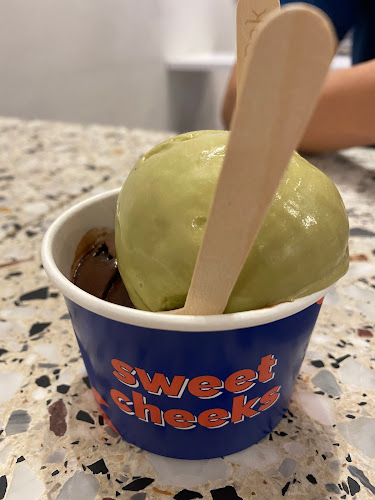 Comentarii opinii despre Sweet Cheeks (Potong Pasir)