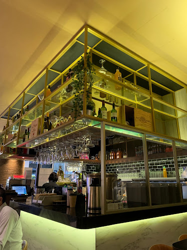 Comentarii opinii despre COLLIN’S @ PLQ Mall