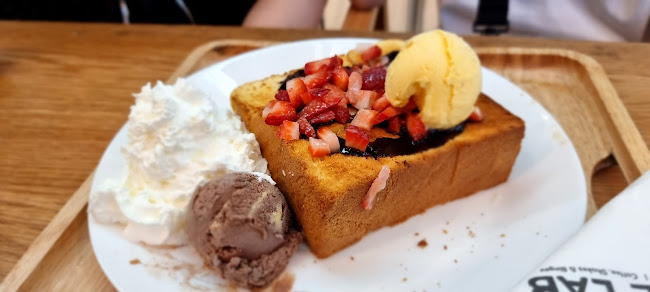 A&W Jewel Changi Airport - Hospitality and gastronomy