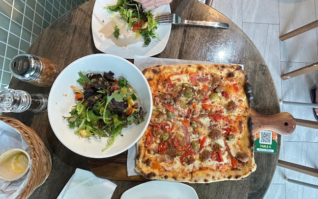 Fernando's Pizza @ Margaret Drive | Singapore - Singapore