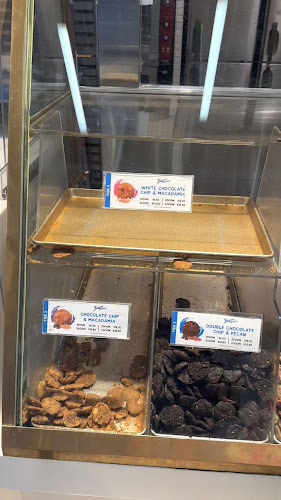 Famous Amos Wisma Atria