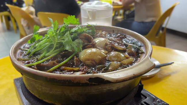 Qi Xiang Chicken Pot - Hospitality and gastronomy
