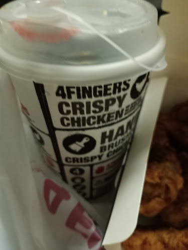 4 Fingers Crispy Chicken - Hospitality and gastronomy