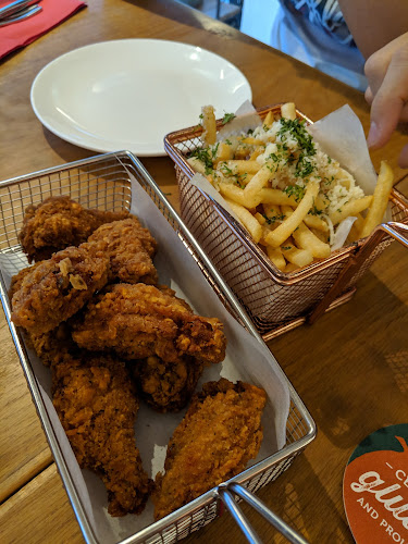 Comentarii opinii despre Peperoni Pizzeria @ Upper Thomson