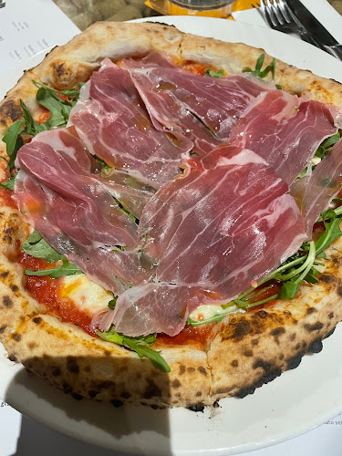 8 Haji Ln, Singapore 189201