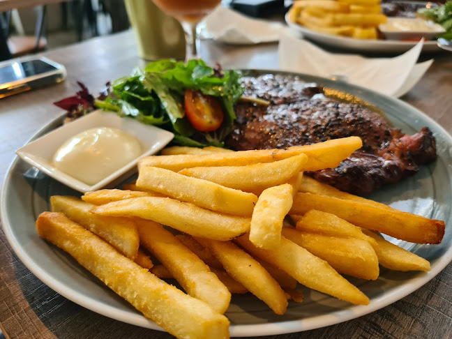 Lazy Lizard - The Promenade - Singapore