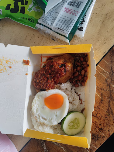 253 Choa Chu Kang Ave 1, Keat Hong Food Centre & Market Stall Nasi Lemak Ayam Taliwang, Singapore 680253