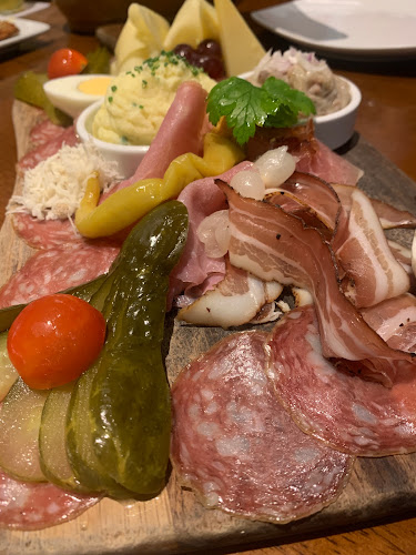 1 HarbourFront Walk, #01-149 VivoCity, Singapore 098585