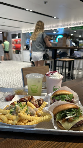 Shake Shack - Hospitality and gastronomy