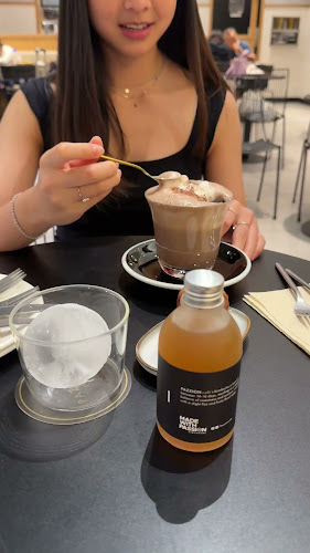 Pazzion Café - Hospitality and gastronomy