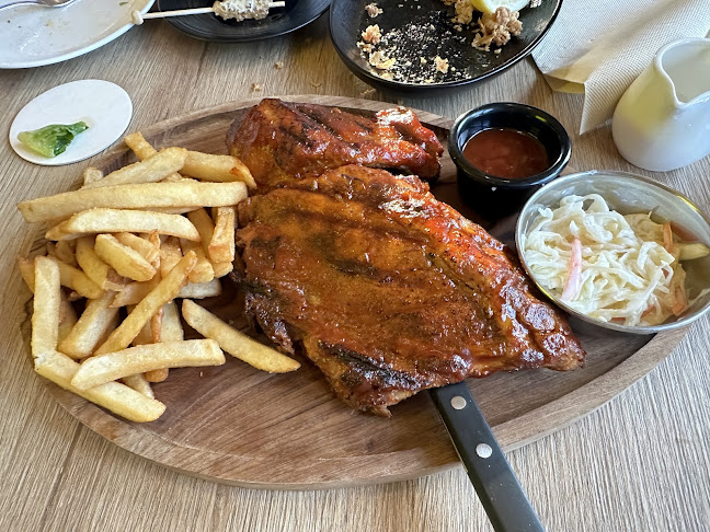 Brewerkz Seletar Aerospace Park - Hospitality and gastronomy