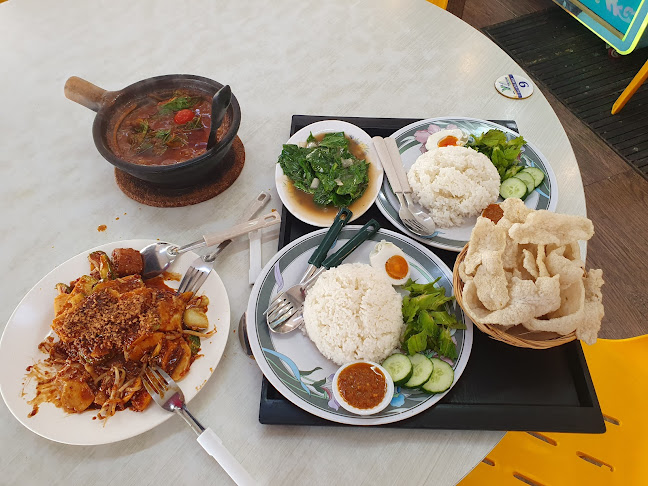 Tampines Street 33, Singapore 520350