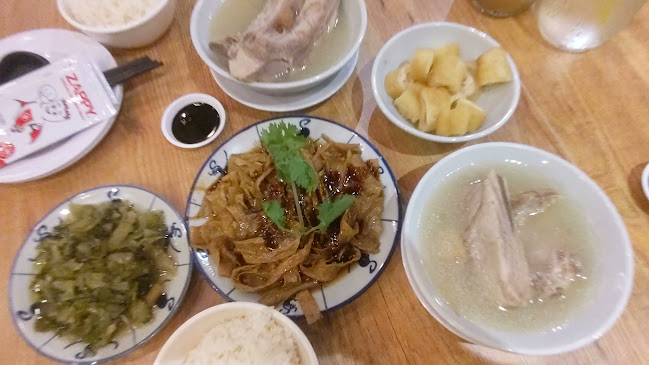 Comentarii opinii despre KOON Bak Kut Teh 坤肉骨茶