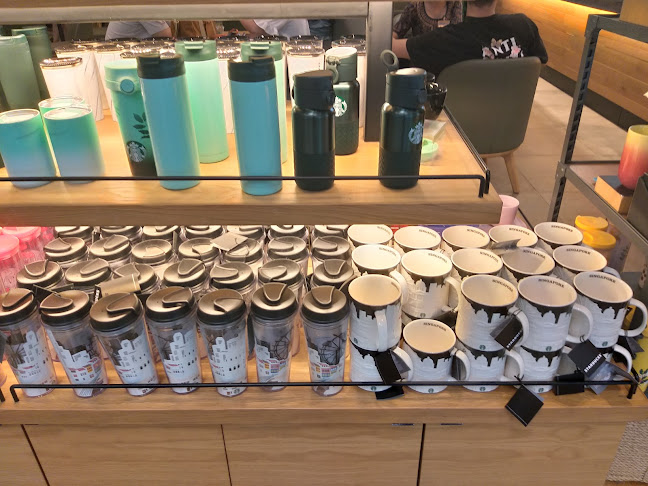 Starbucks Terminal 3 Departure Hall - Hospitality and gastronomy