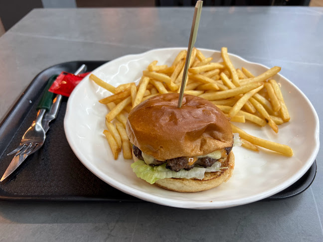 Chops! Grill & Sides (Holland Village) - Hospitality and gastronomy