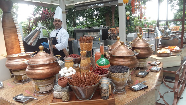 Check It Out Pub & Cafe