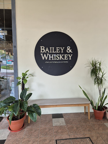 Comentarii opinii despre Bailey And Whiskey