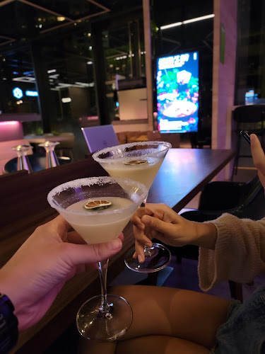 Komyuniti Bar & Restaurant - Singapore