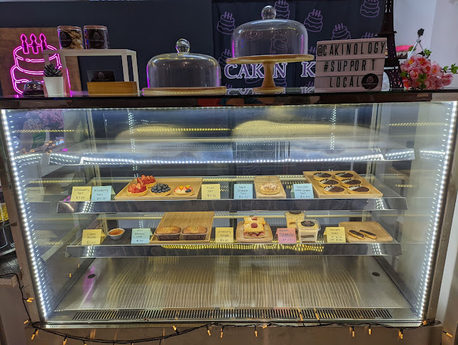 Cakinology & DoubleChin Cafe - Singapore