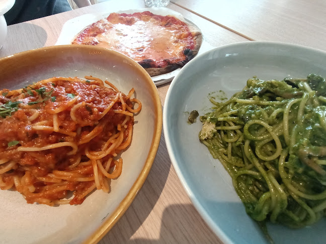 Comentarii opinii despre Peperoni Pizzeria @ Upper Thomson