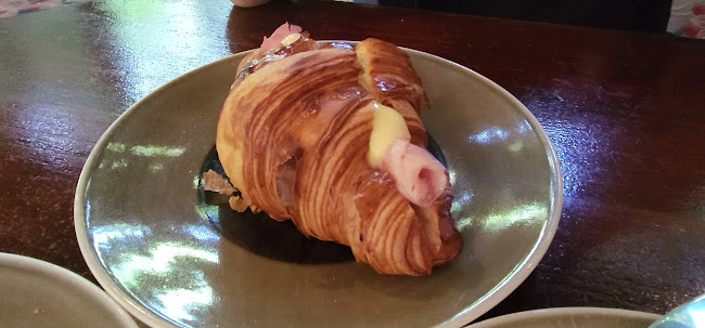 Tiong Bahru Bakery - Safari - Hospitality and gastronomy