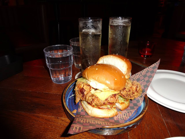 Comentarii opinii despre Parliament