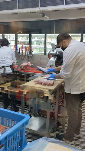 Ryan's Grocery Great World - Hospitality and gastronomy