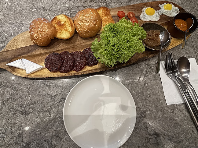 1359 Serangoon Rd, Singapore 328241