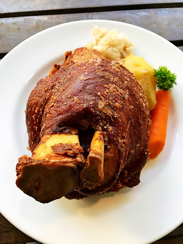 Opinii despre Brauhaus Restaurant & Pub în Singapore - Hospitality and gastronomy