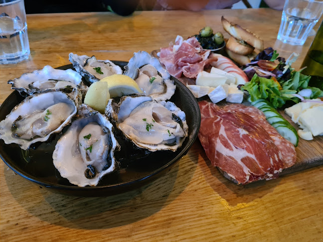 Opinii despre Supply & Demand, Novena în Singapore - Hospitality and gastronomy