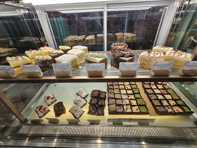 Edith Patisserie Cake Bar - Hospitality and gastronomy