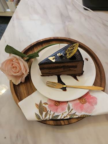 Comentarii opinii despre LE PETIT EMPIRE Designer Cakes (by RALOVS Group)