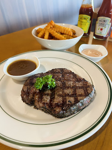 Opinii despre Bernie's în Singapore - Hospitality and gastronomy