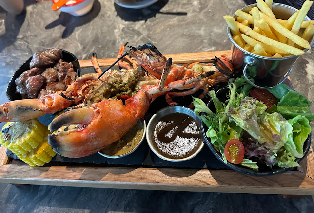 COLLIN'S® Mandai Wildlife West - Hospitality and gastronomy