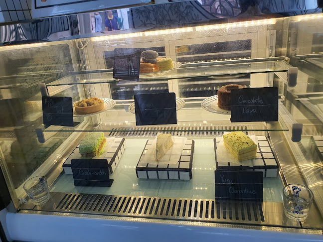 Cafe Monochrome (Chinatown) - Hospitality and gastronomy