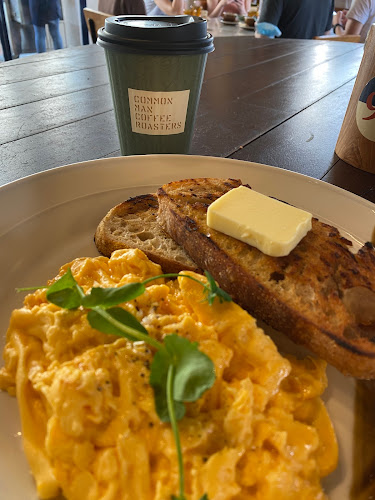 Comentarii opinii despre Common Man Coffee Roasters - Joo Chiat Road