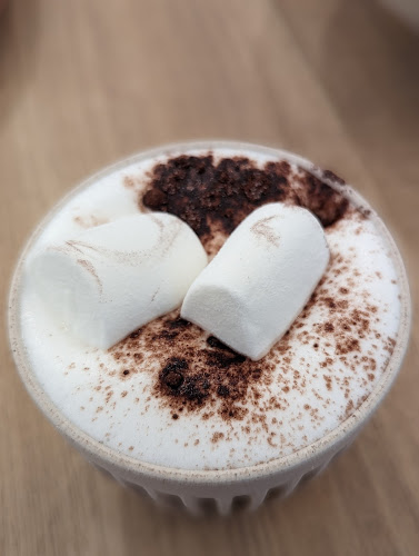 Opinii despre First Story Cafe - Coffee, Gelato, and Waffles în Singapore - Hospitality and gastronomy