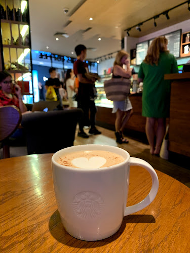 Starbucks ION Orchard - Hospitality and gastronomy
