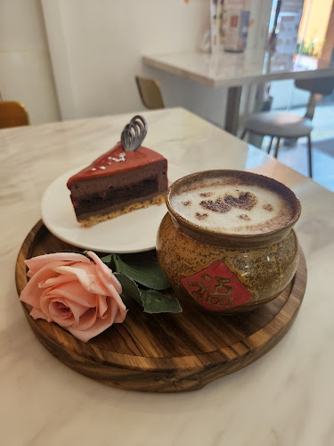 RALOVS Café & Creative Studio - Hospitality and gastronomy