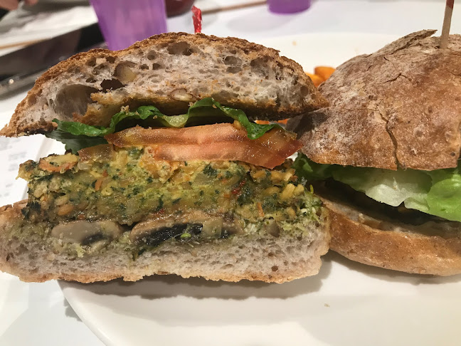 Cedele Bakery Kitchen - Parkway Parade - Hospitality and gastronomy