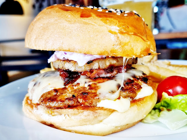 Fatboy's the Burger Bar - Singapore