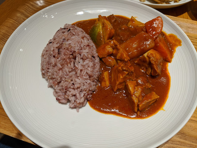 252 North Bridge Road #02-20/22 Raffles City Shopping Centre, 179103